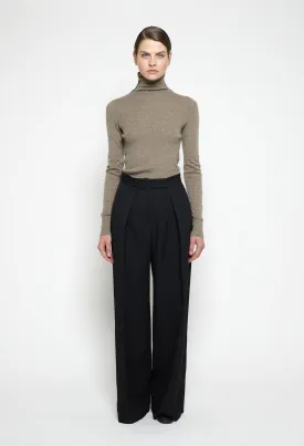 WARA - 16gg Cashmere Turtleneck Sweater in Taupe and Black