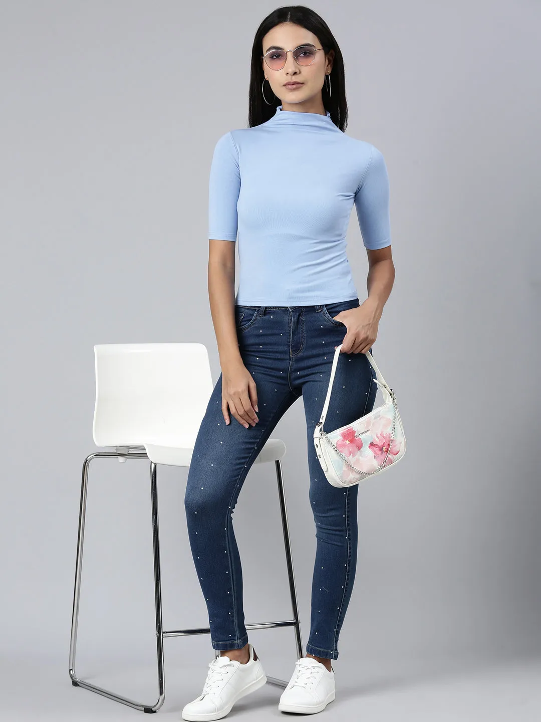 Women Blue Solid Slim Fit Tshirt